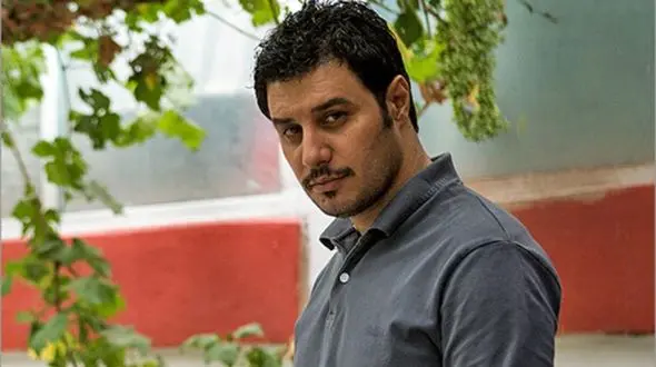 جشن تولد شاد و جذاب 20 سالگی جواد عزتی درکنار کمدین محبوب/ قیافه خنده دار بعد کیک مالی به صورتش+عکس زیرخاکی