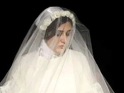 فیلم / باران کوثری: مامان بزرگم از شوهرکردن هام توی فیلم ها ناراحت .../  هی میگفت  چجوری اجازه میده این همه مرد شوهر باران باشن! .../ لیاقت دختر من اینه؟!/ پژمان جمشیدی: عجب! ....