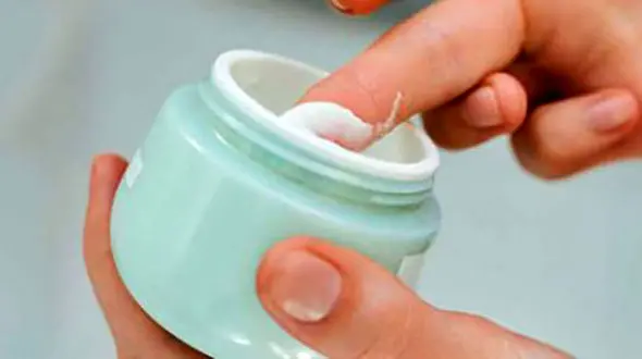 بهترین راهکارهای شادابی پوست در دوران یائسگی