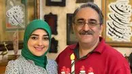فیلم/ از پیانو و کتابخانه بزرگ تا فرش لاجوردی و مبلمان شیک؛ جزئیات دکوراسیون خانه ستاره سادات قطبی و شهرام شکیبا مجریان برنامه هلال