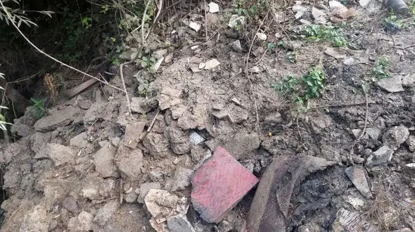 تخلیه روغن خوراکی سوخته در کانال آبیاری روستای دموچال لاهیجان