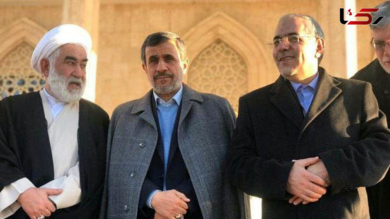 عکس/ تیپ عجیب احمدی نژاد در حرم امام خمینی (ره)