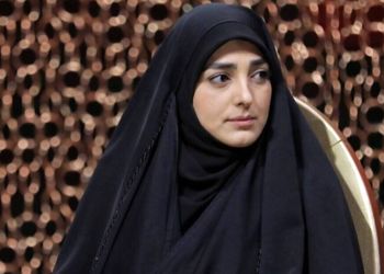 فیلم/ اشک‌های مادرانه ستاره سادات قطبی هنگام خداحافظی با دختر افغانستانی سرایدارشون/ دخترکم،متاسفم که مجبور به رفتن شدید،تر و خشک با هم سوخت