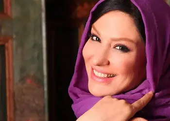 فیلم / ساغر عزیزی بازیگر نقش فرح پهلوی از روزی گفت که با مرگ و بی آبرویی یک قدم فاصله داشت / فرشته نجاتش را معرفی کرد
