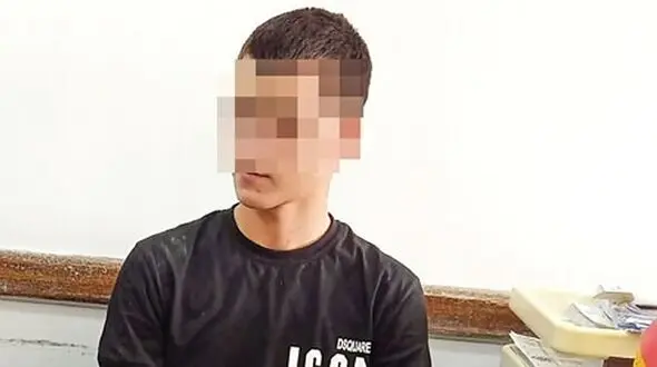گفتگو با قاتل 18 ساله که با چاقوی قصابی دست به قتل زد / در نقطه صفر مرزی دستگیر شد