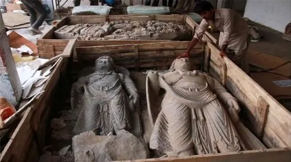 "تهران" کانون اصلی خرید و فروش اشیاء عتیقه و تاریخی است