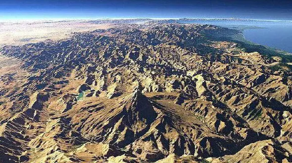 بررسی تاریخچه کوه‌زایی فلات ایران در سازمان زمین‌شناسی
