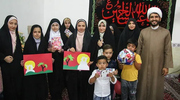 دختران دانش‌آموز با تشکیل گروه جهادی به یاری دانش‌آموزان نیازمند رفتند