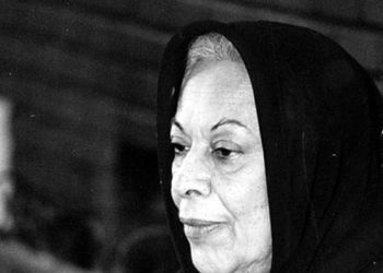 عکس؛ سفر در زمان؛ «سیمین دانشور در کنار خواهرش ویکتوریا»؛ اواخر دهه 80