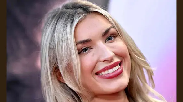 فیلم لحظه بی هوش شدن مفسر فاکس‌نیوز از صندلی در پخش زنده