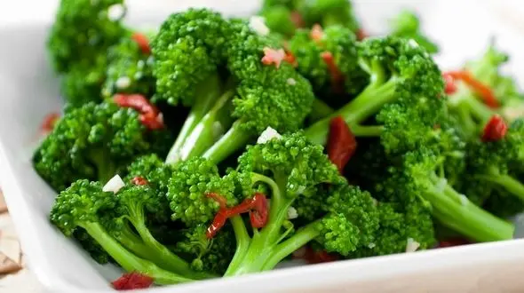 در تابستان با این خوراکی ها بدن تان خنک می شود!/لیمو سرشار از عطر سلامت