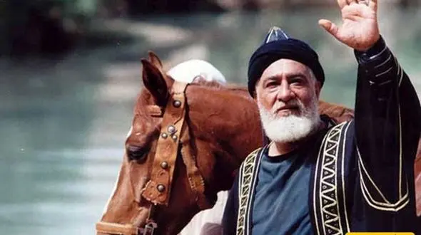 داریوش ارجمند: عاشق بیلیارد بودم اما بعد از بازی در سریال امام علی پامو توی باشگاه نذاشتم چون دوست ندارم  بچه 15 ساله منو ببینه و بگه مالک اشتر رو دیدم داشت بیلیارد می‌زد+ویدیو