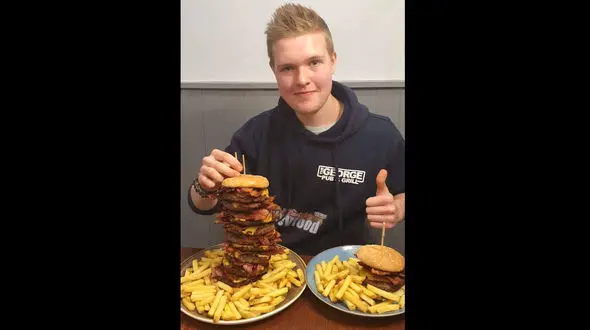 چالش وحشتناک / اگه مردین سنگ قبر از ما!+عکس