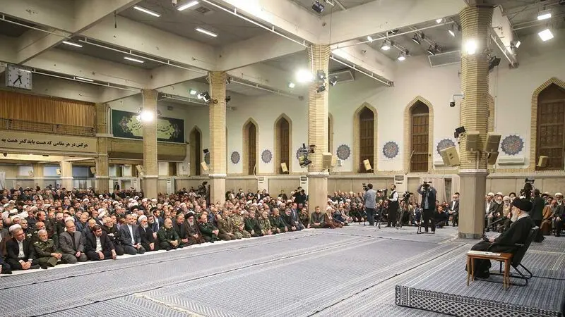 سران قوا، مسئولان و کارگزاران نظام عصر امروز چهارشنبه با رهبر انقلاب اسلامی دیدار کردند. 