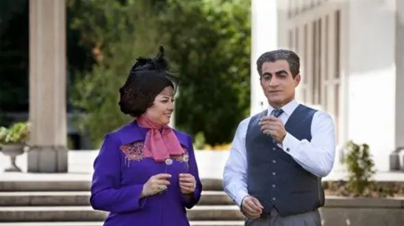 نگاهی به گریم عالی و بی‌نقص مهراوه شریفی‌نیا در نقش ثریا، همسر محمدرضا پهلوی