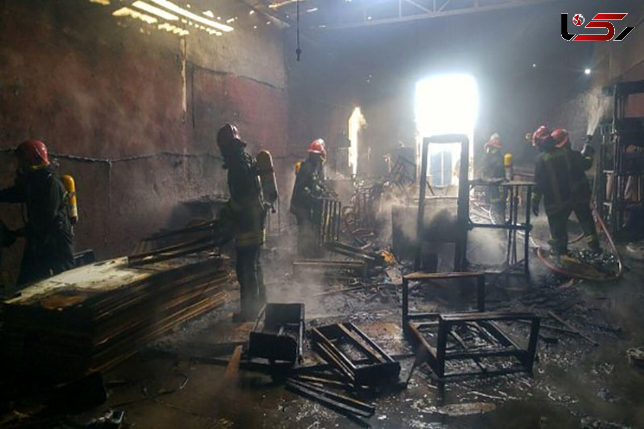 کارگاه مبل در رشت آتش گرفت