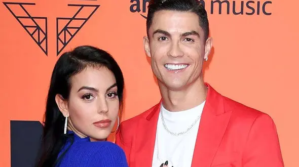 جورجینا با جواهرات خاص به دوست دخترهای قبلی کریس رونالدو کارت قرمز نشان داد!