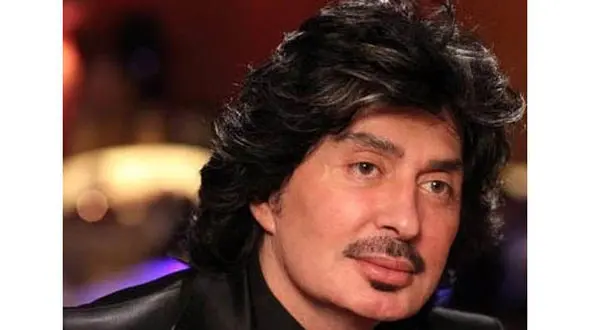 اولین عکس زن 25 سال کوچکتر  شهرام صولتی ! / صورت پر ژل شهرام و صورت بی عمل زنش !