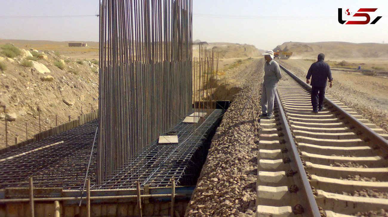 راه‌آهن به کرمانشاه رسید/ ثبت رکورد روزانه ۱ کیلومتر ریل‌گذاری