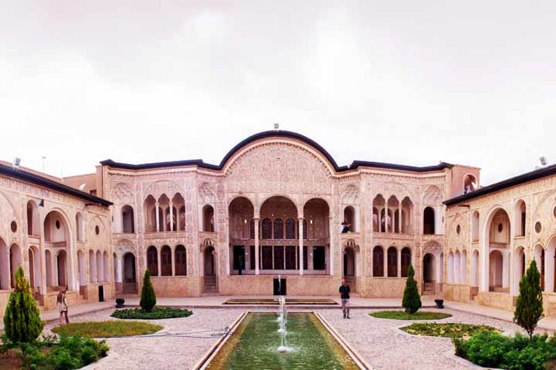 خانه طباطبایی ها