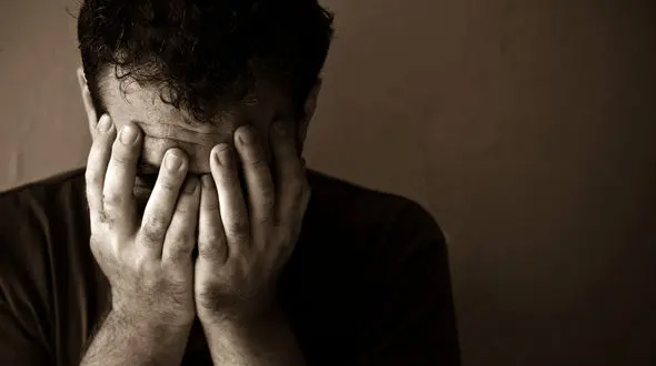 عکس های زننده فریبا در موبایل آریا لو رفت؟! / ناهید از خائن بودن شوهرش شوکه شد!