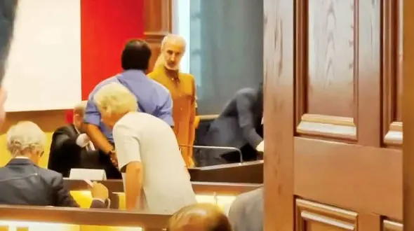 ملاقات ۱۰ دقیقه ای حمید نوری  با همسرش در زندان سوئد/ دیدار با حضور مترجم و تحت نظارت های شدید امنیتی