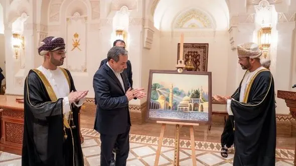 تمبر یادبود همکاری بین جمهوری اسلامی ایران و عمان رونمایی شد 