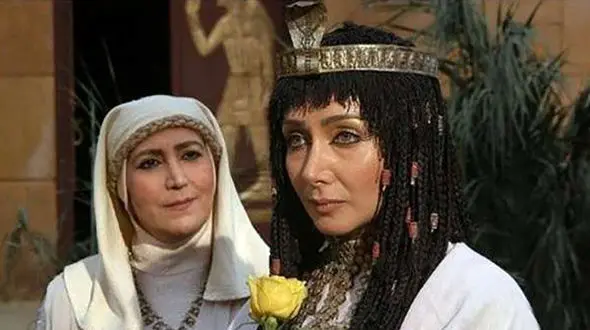 واقعی ترین عکس زلیخا در موزه لوور ! / زیباترین زنی که دیده اید !