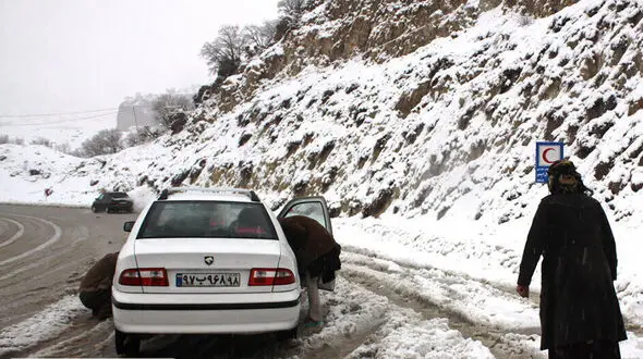 تمام راه‌ های روستاهای استان یزد بعلت بارش برف مسدود است