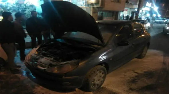 آتش سوزی پژو 206 در سمنان / راننده از مرگ حتمی نجات یافت + عکس