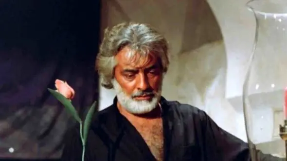 نظر رهبر معظم انقلاب درمورد بازیگری فردین در فیلم : به دلیل بازی کردن فردین نباید جلوی فیلم گرفته بشه