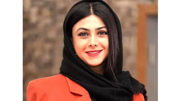 عکسی جدید از آزاده صمدی در آستانه 50سالگی که با دیدن او حتما شوکه می شوید