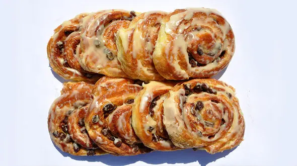 نان بادام حلزونی با پوست پرتقال رنده شده+دستور پخت