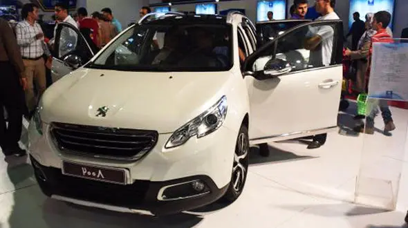 پژو 2008 روی خط تولید