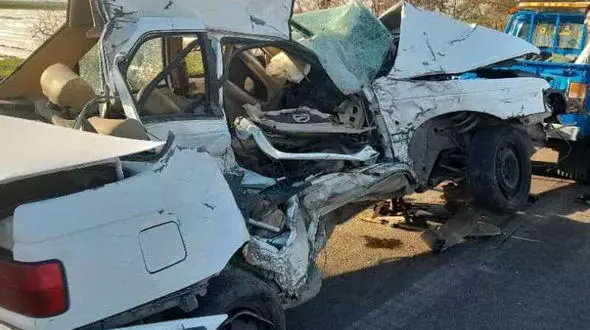 نیسان آبی 4 تن را در جاده کرمانشاه کشت 