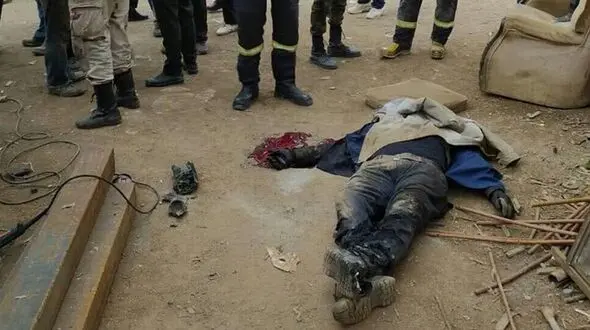 4 کارگر کارخانه زرندیه زیر خروارها سنگ مدفون شدند / یک تن در دم جان باخت + عکس