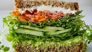طرز تهیه ساندویچ سبزیجات؛ یک شام سریع و خوشمزه