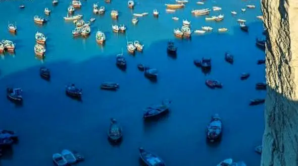 از زیبایی های طبیعت اصفهان تا تخت جمشید یکی از مکان های تاریخی ایران