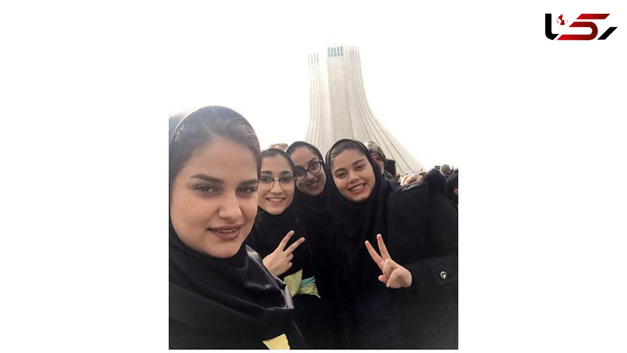 نجمه خدمتی تیرانداز المپیکی به راهپیمایی 22 بهمن رفت
