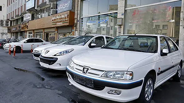 پیش‌ بینی قیمت خودرو در روزهای آینده/ این خودرو 8 میلیون تومان گران شد + جدول قیمت