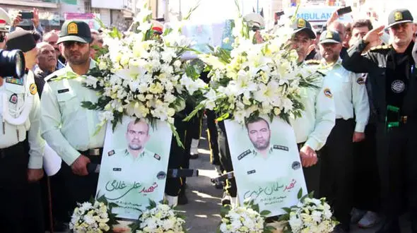 تشییع پیکر شهدای پلیس ایذه / در عملیات درگیری با سارقان مسلح به شهادت رسیدند