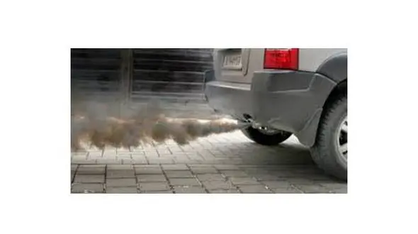 دود های آبی،سیاه و سفید خودرو به چه معنا است؟