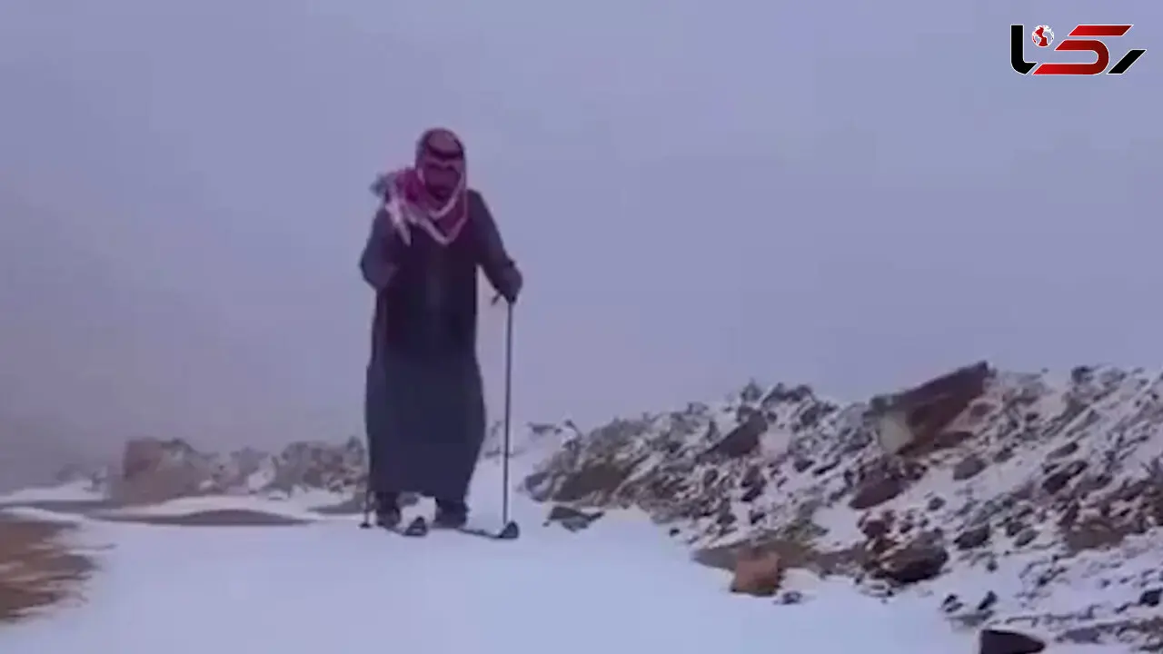 فیلم بارش برف در کوه جبل اللوز تبوک عربستان