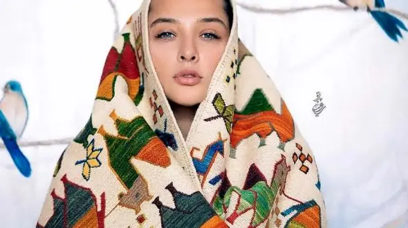 عکس لو رفته از آناهیتا درگاهی در حال سیگار کشیدن!!!