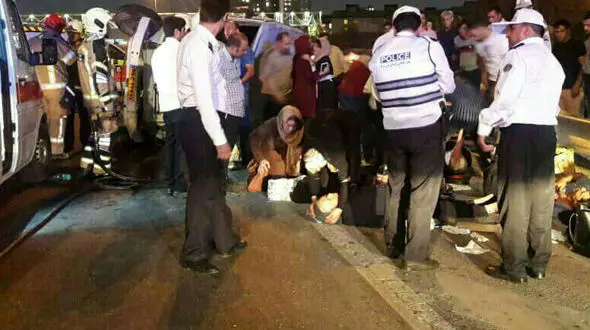 حادثه در بزرگراه آزادگان / 18 تن مصدوم شدند + عکس 