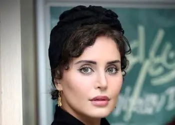 ماشین سواری الناز شاکردوست در طبیعت بکر کنار دریاچه با خودروی سوپر لاکچری