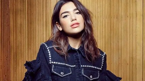 خواننده جیمز باند لو رفت!