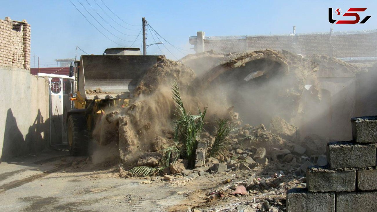 تخریب 2 خانه سیاه در بردسکن + عکس 
