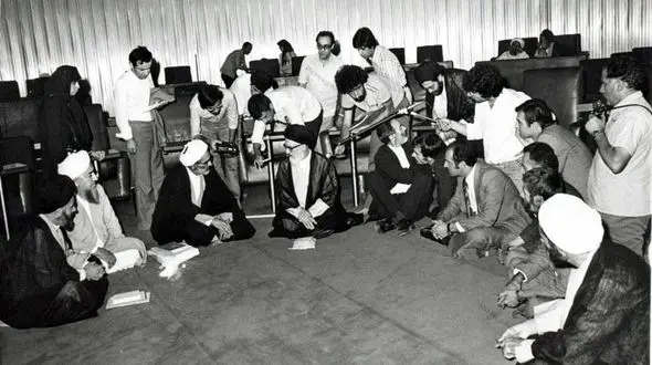 دو زندانی سیاسی کاندیدای ریاست مجلس خبرگان/ تاسیس مجلس خبرگان  به جای موسسان 