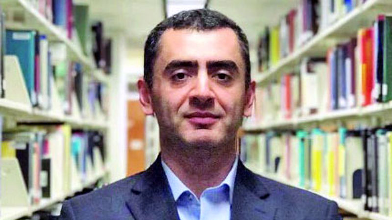 سینا عضدی، مدرس دانشگاه جورج واشنگتن